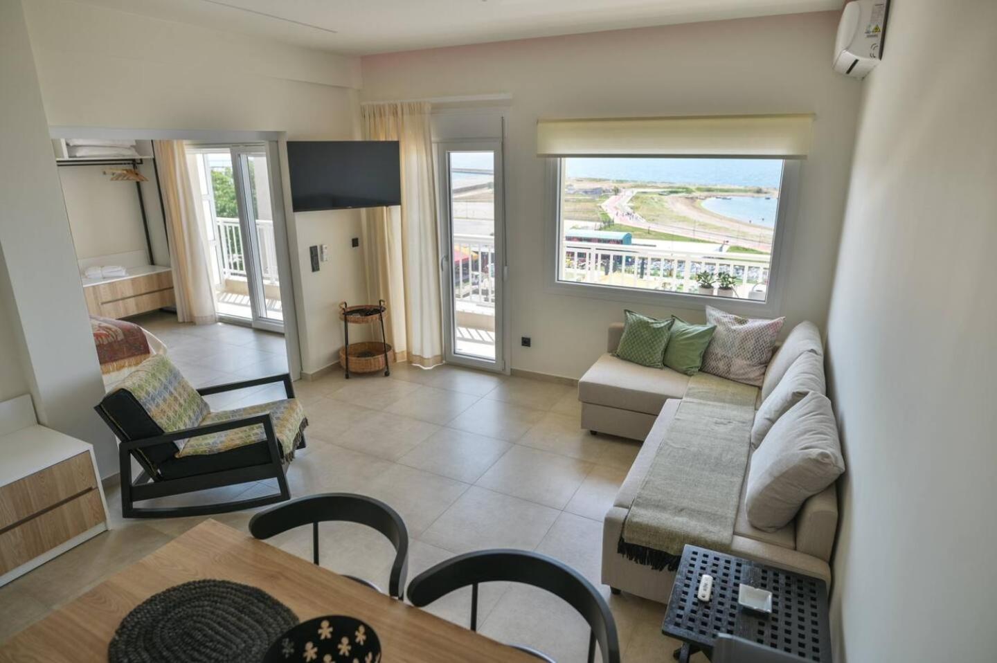 Lighthouse Apartments 亚历山德鲁波利斯 外观 照片
